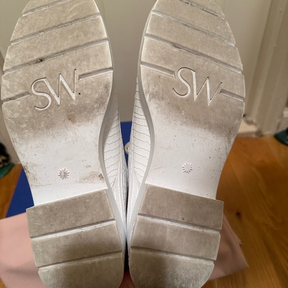 Stuart Weitzman Mckenzee mini croc print in white - Picture 2 of 9